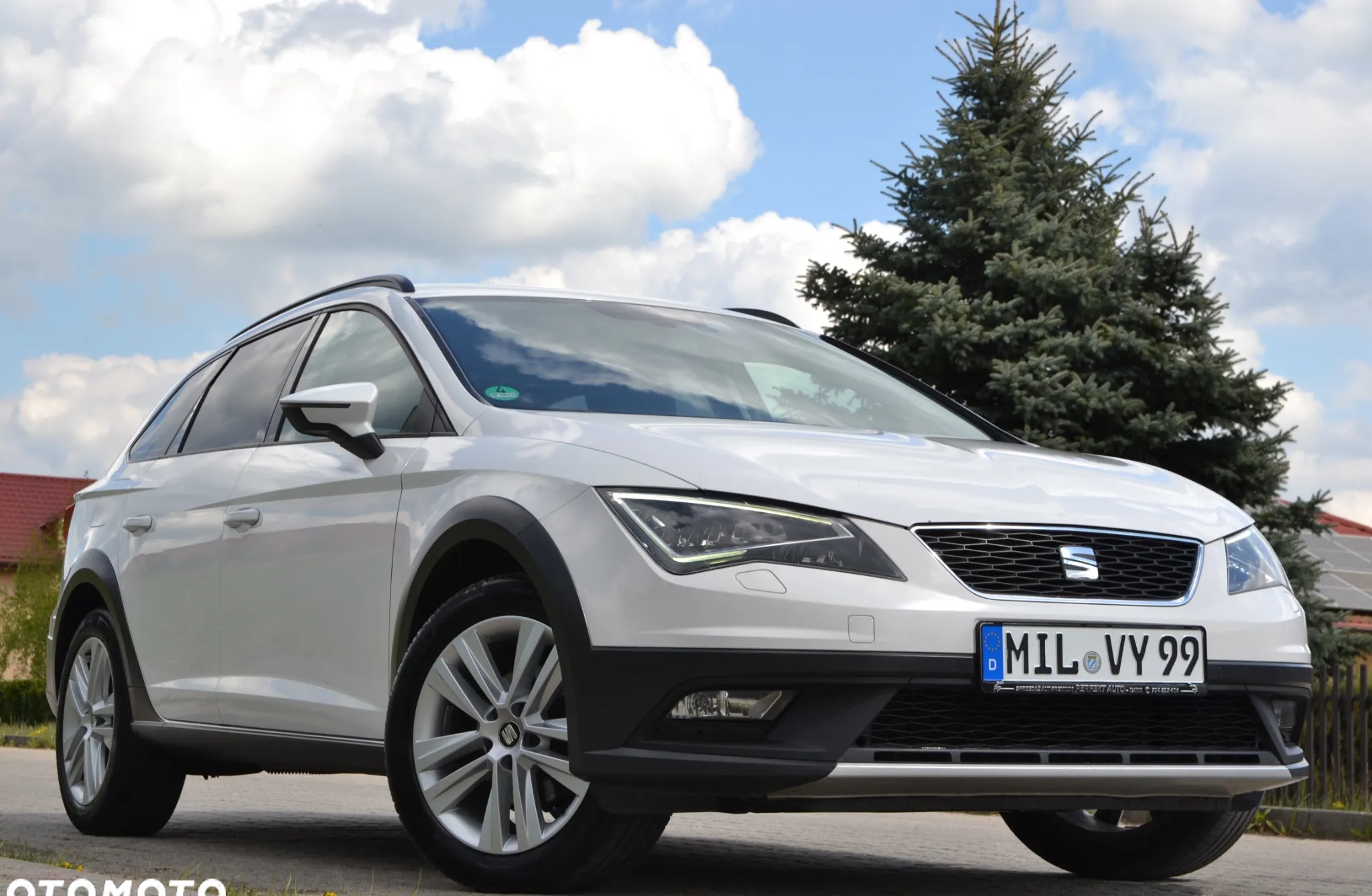 Seat Leon cena 58800 przebieg: 135404, rok produkcji 2015 z Iława małe 781